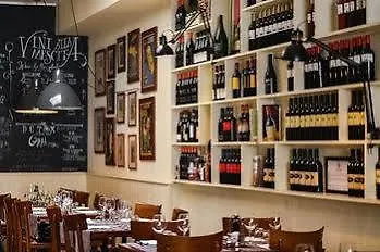 Hotel The Yellow - Hostel Rome Italy